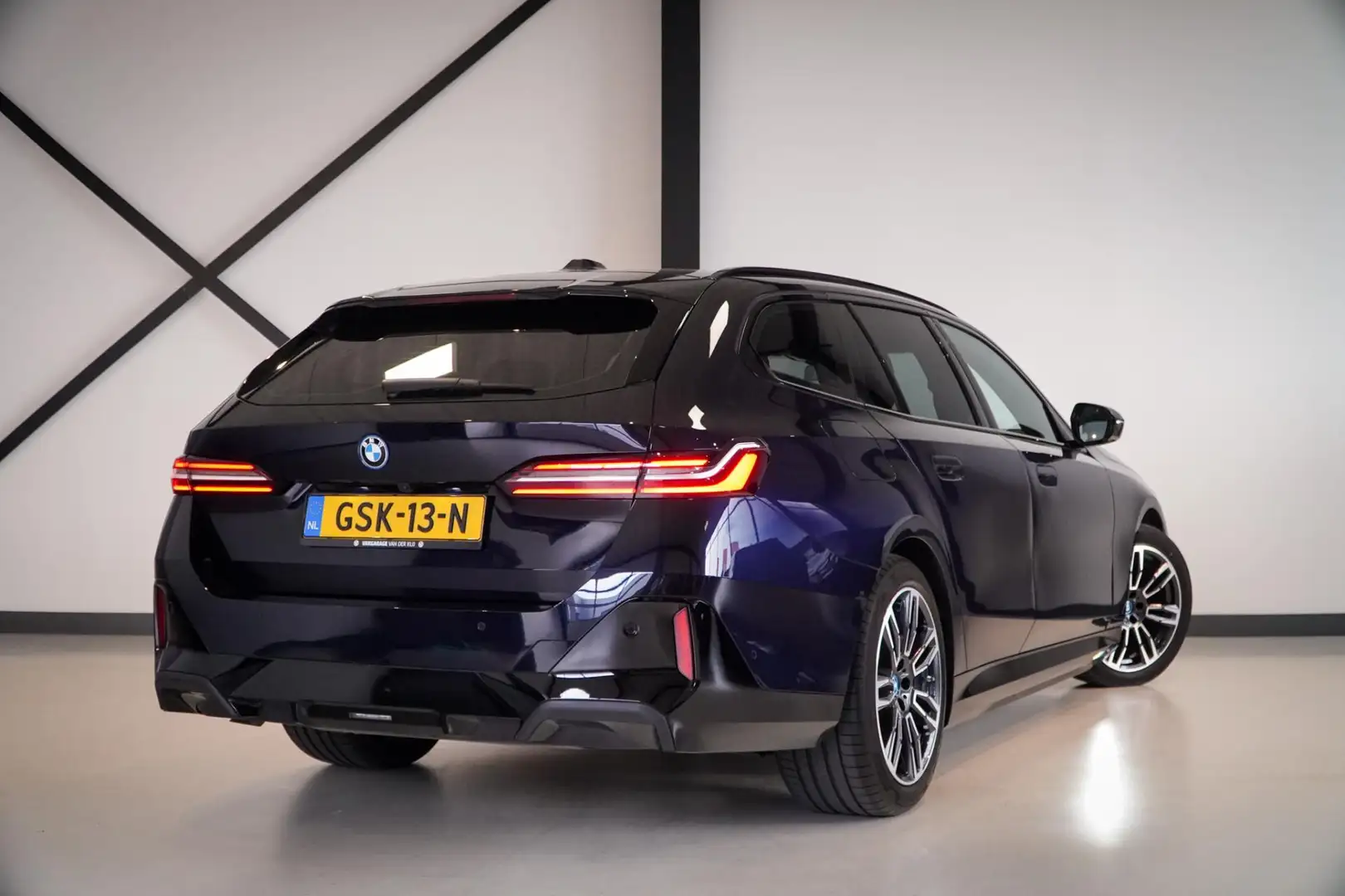 BMW 530 5-serie Touring 530e M-Sport | 360 Camera | Head-U Schwarz - 2