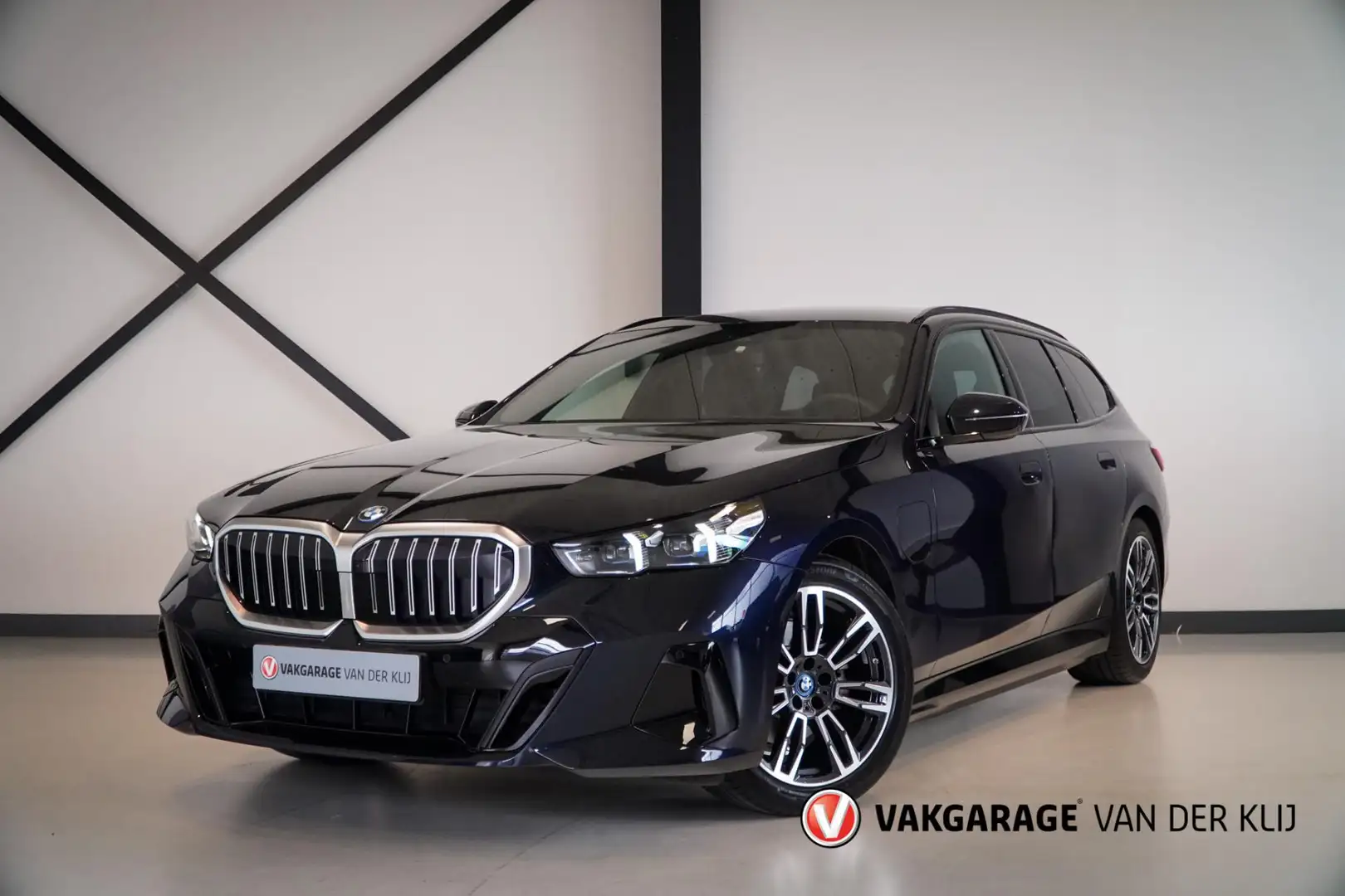 BMW 530 5-serie Touring 530e M-Sport | 360 Camera | Head-U Schwarz - 1