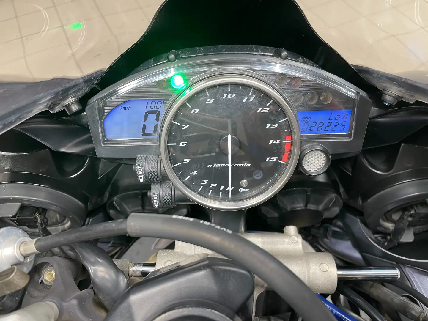 Yamaha YZF-R1 Gri - 2