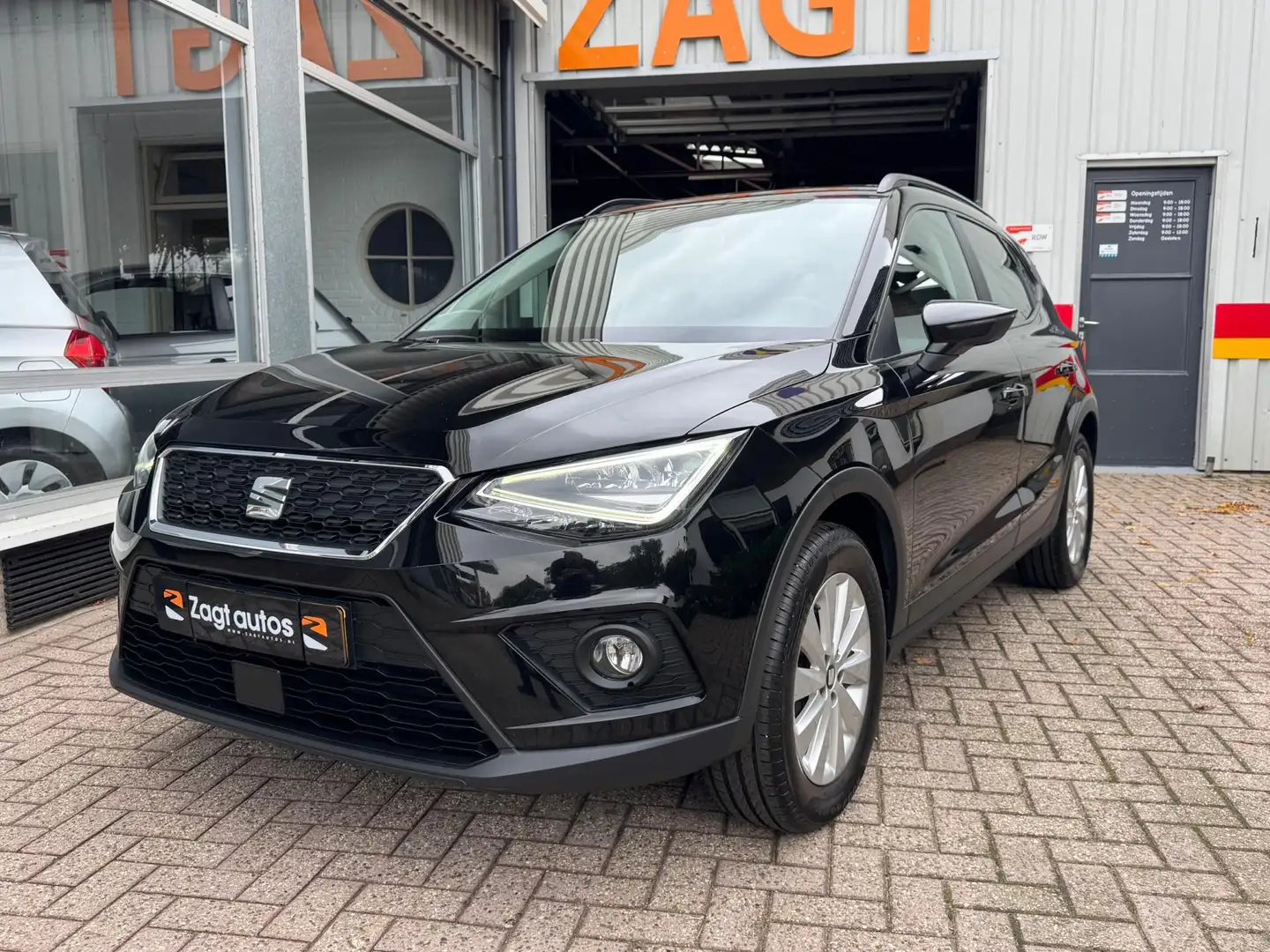 SEAT Arona 1.0 TSI Style Business Intense Zwart - 1