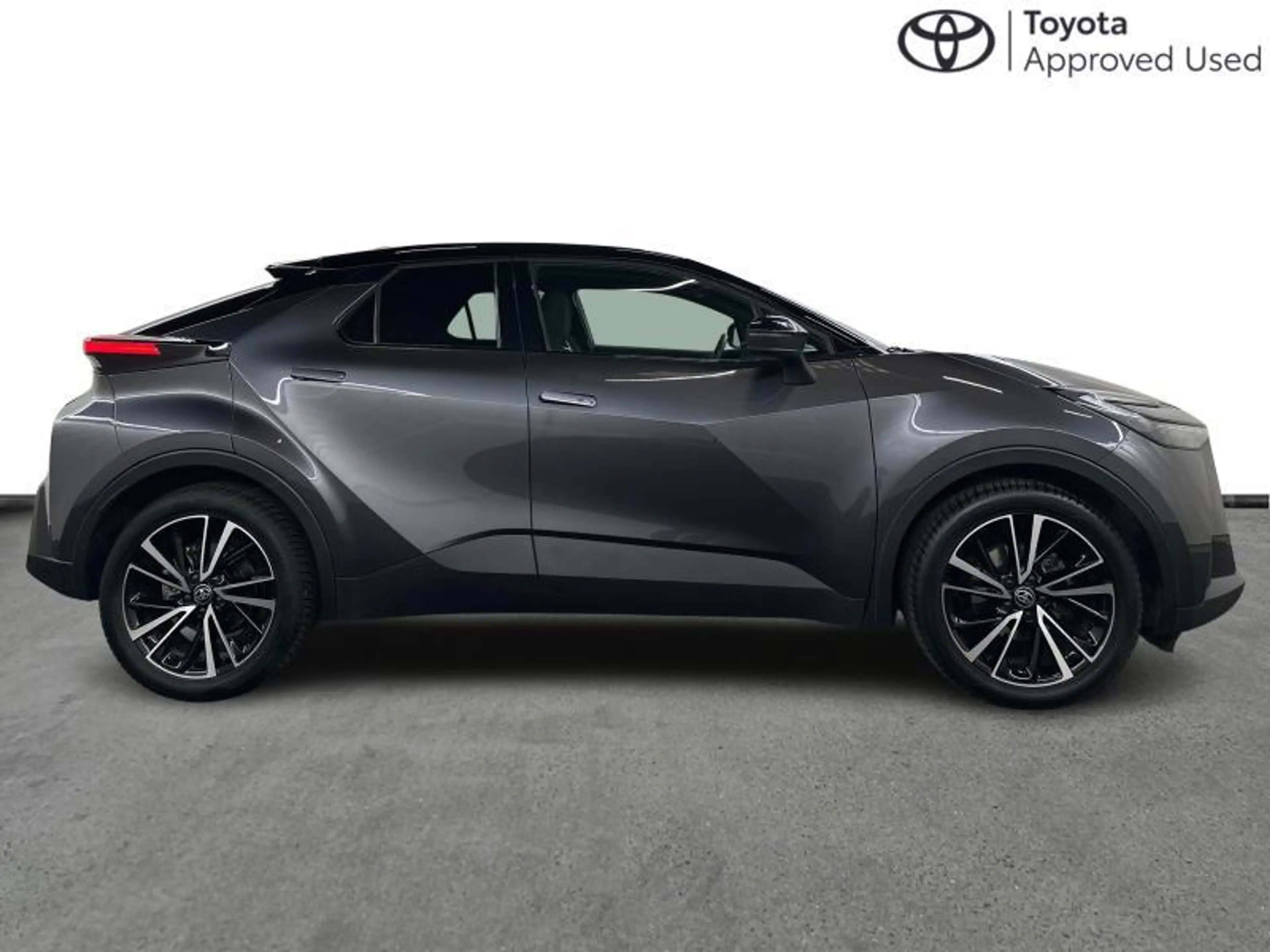 Toyota C-HR 2.0 HEV Premium | tow bar — photo 14