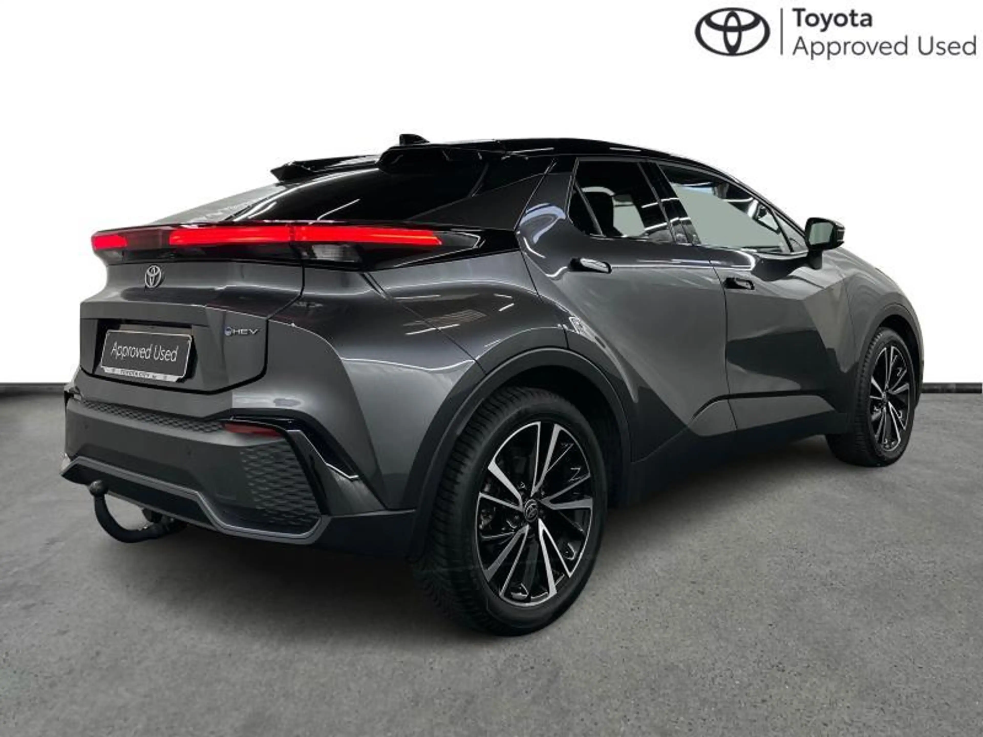 Toyota C-HR 2.0 HEV Premium | tow bar — photo 15
