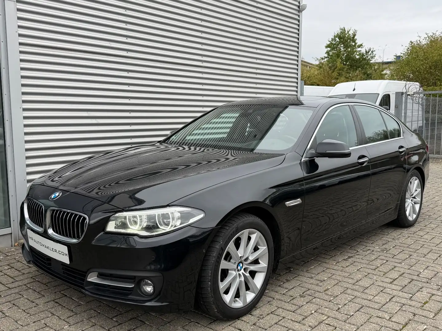 BMW 530 d Automatik H&K LED AHK Head-Up Schwarz - 1