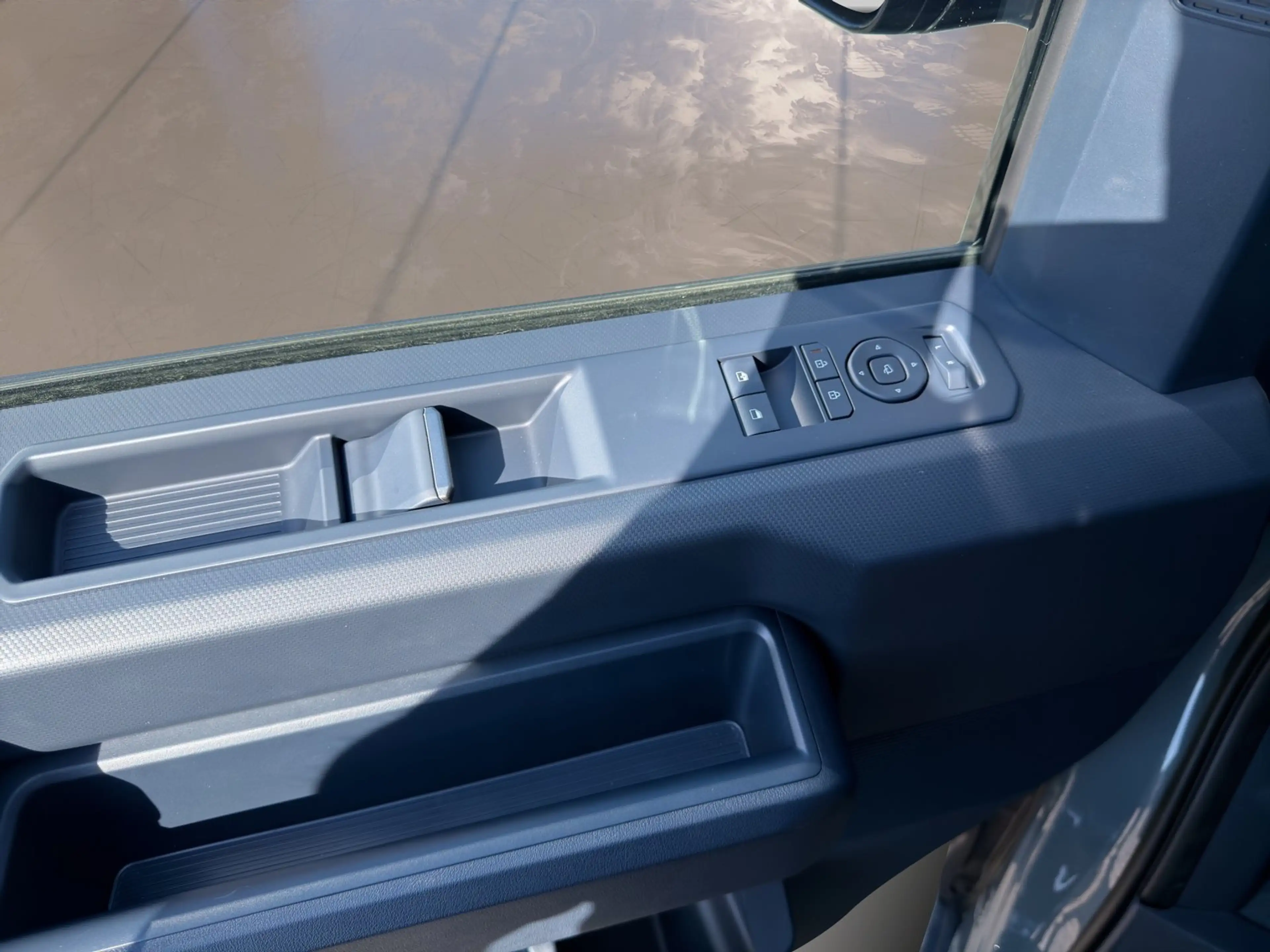 Kia PV5 Passenger 71,2 kWh Elite WP LM — photo 12