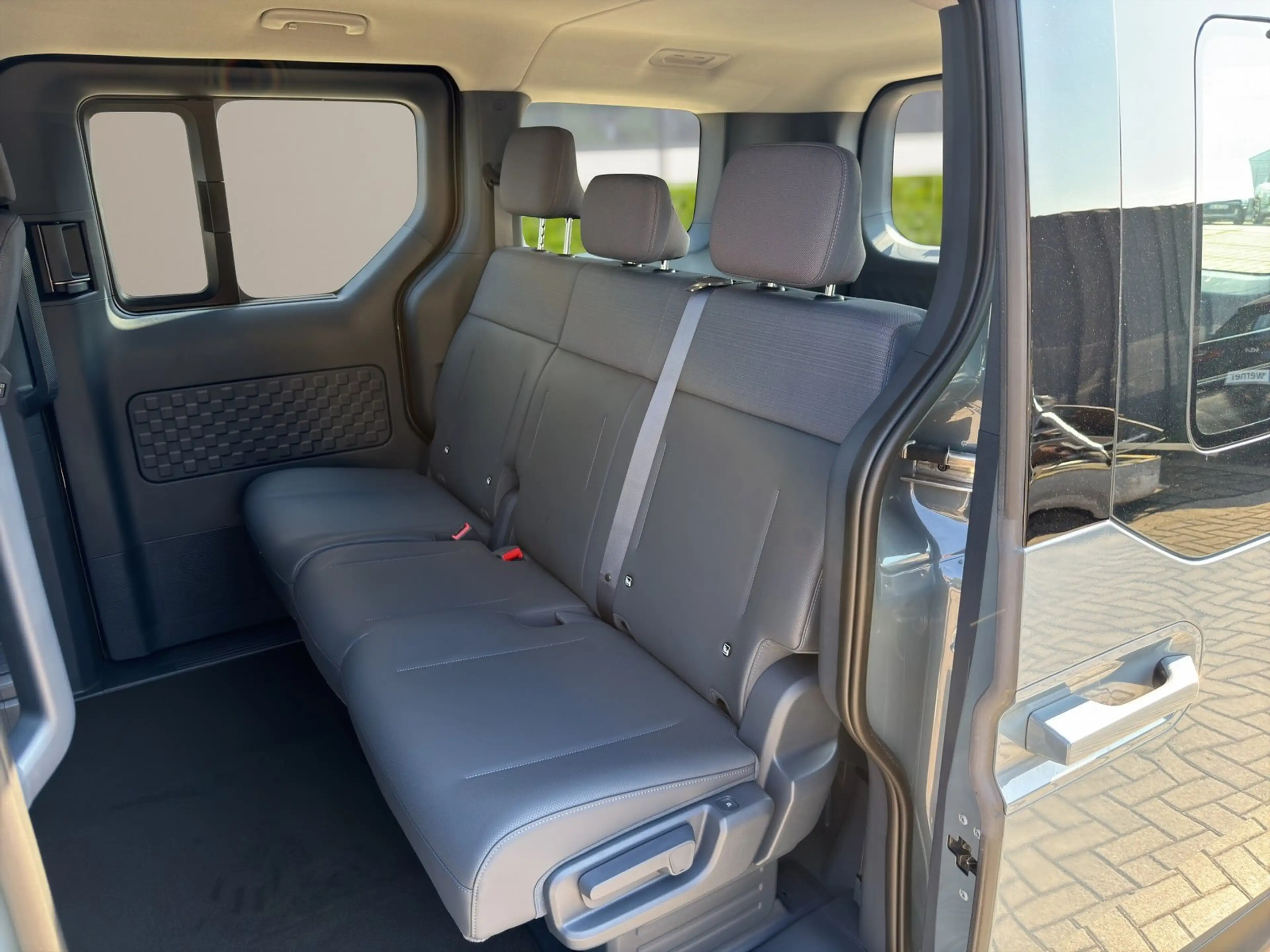 Kia PV5 Passenger 71,2 kWh Elite WP LM — photo 13