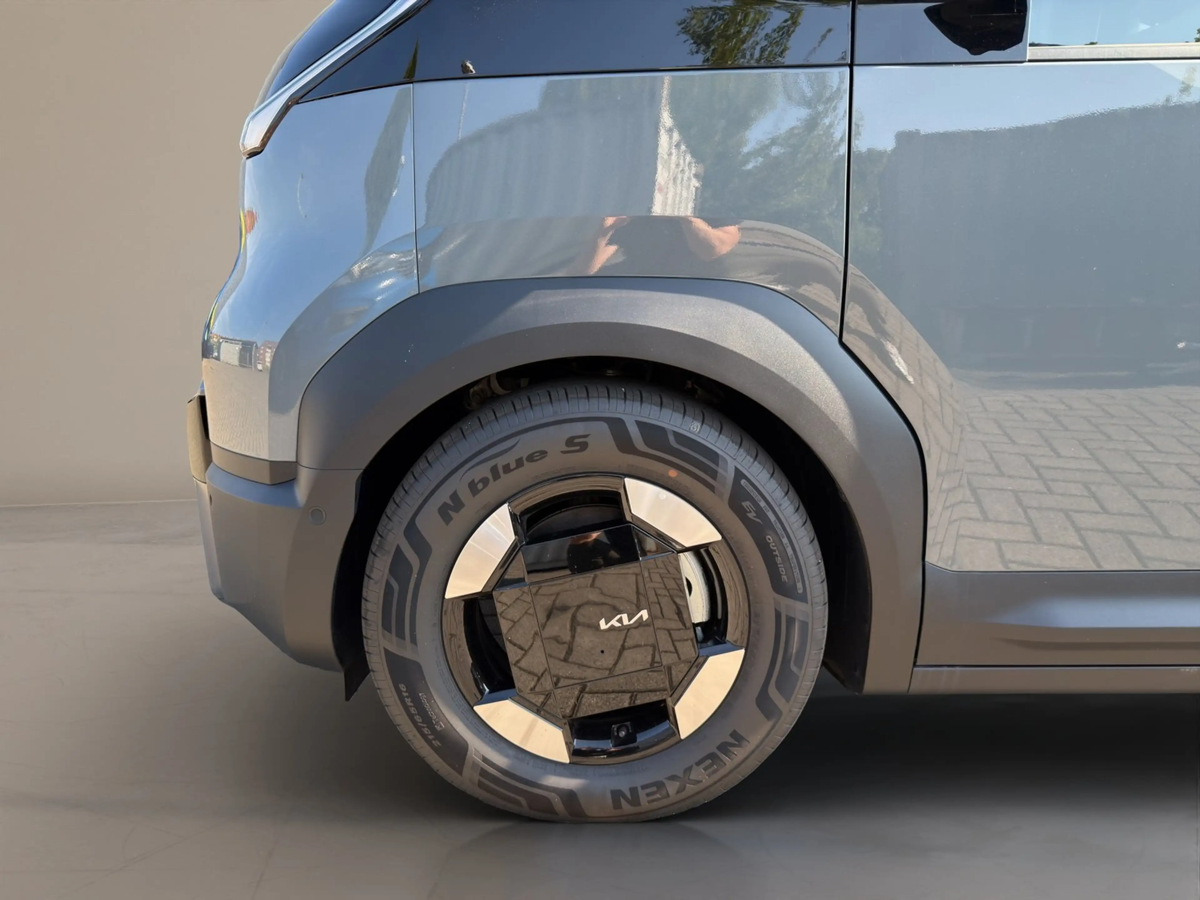 Kia PV5 Passenger 71,2 kWh Elite WP LM — photo 16