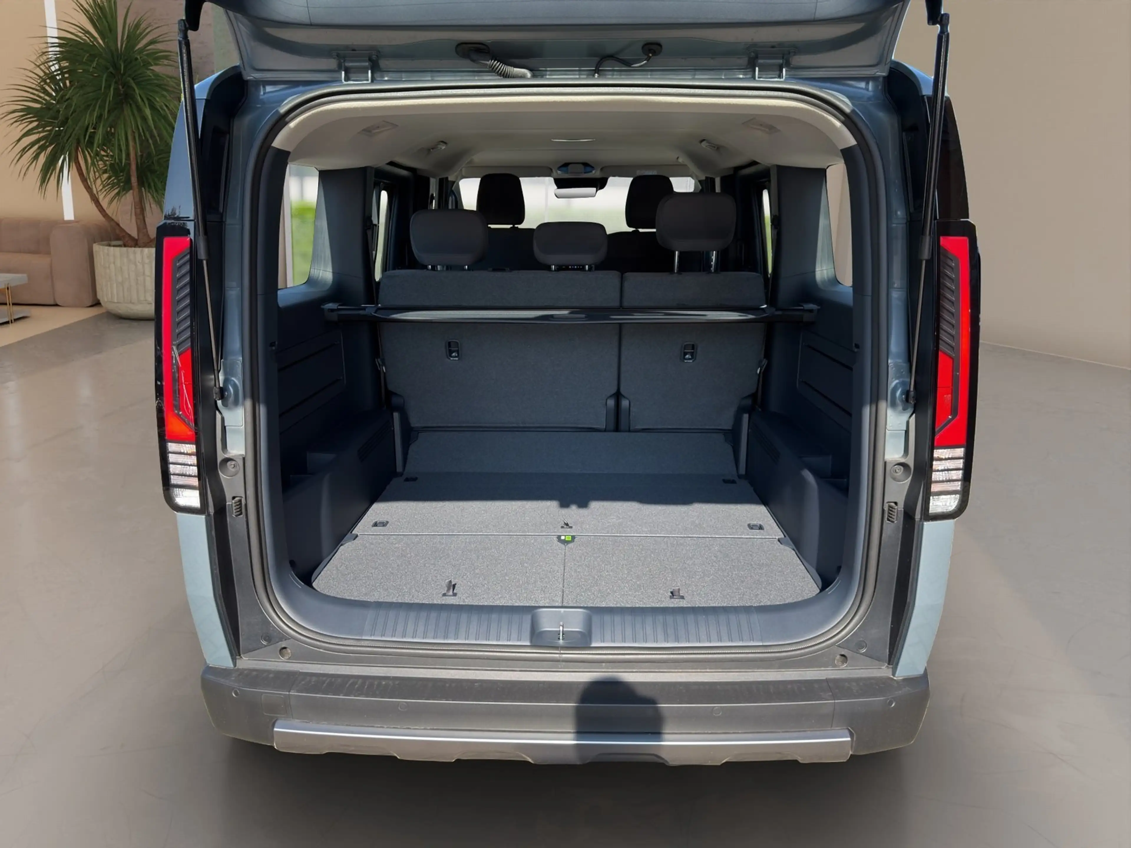 Kia PV5 Passenger 71,2 kWh Elite WP LM — photo 15