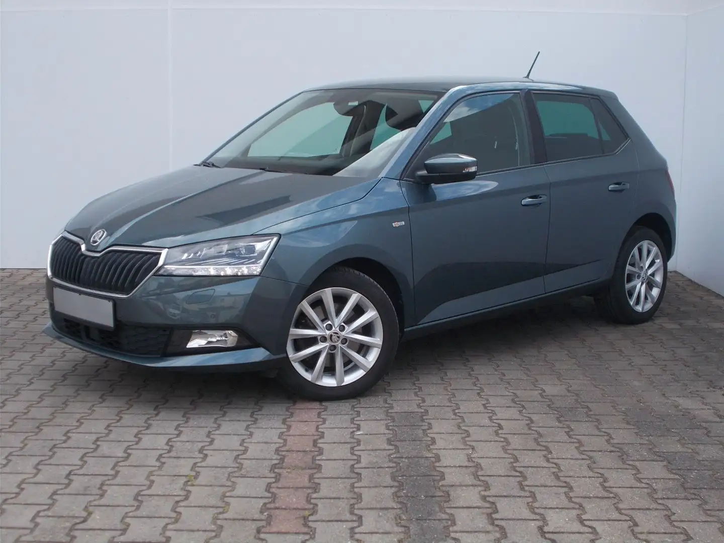 Skoda Fabia Soleis * DSG * DAB * Kamera * AHK * uvm !! Grau - 2