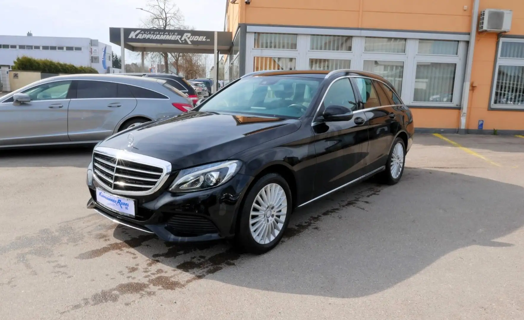 Mercedes-Benz C 180 CGI T-Mod/EXCLUSIVE/PTS/Spurpaket/LED/NAVI Schwarz - 2