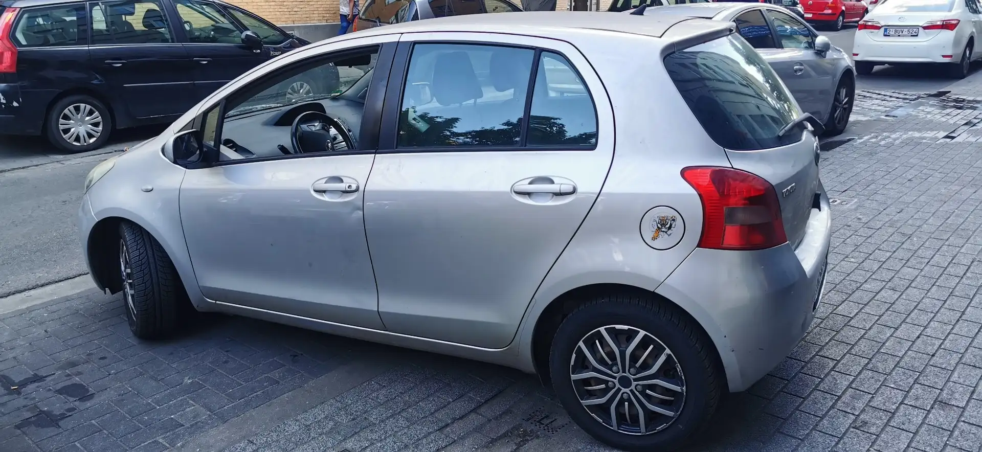 Toyota Yaris 1.3 - 87 VVT-i Sol MultiMode - 2