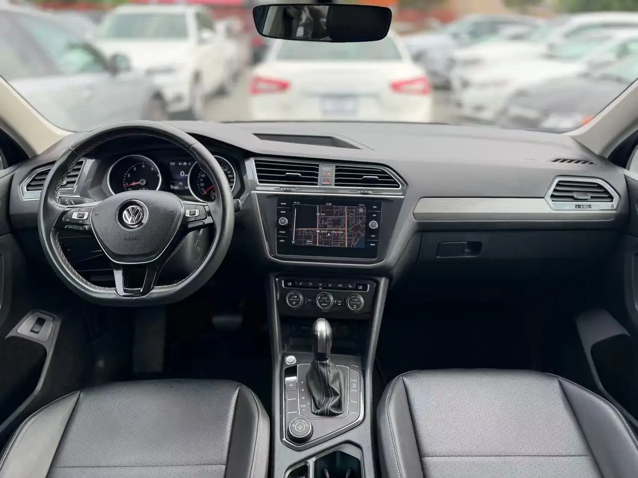Volkswagen Tiguan снимка Volkswagen Tiguan