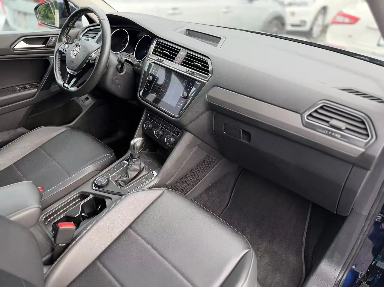 Volkswagen Tiguan снимка Volkswagen Tiguan