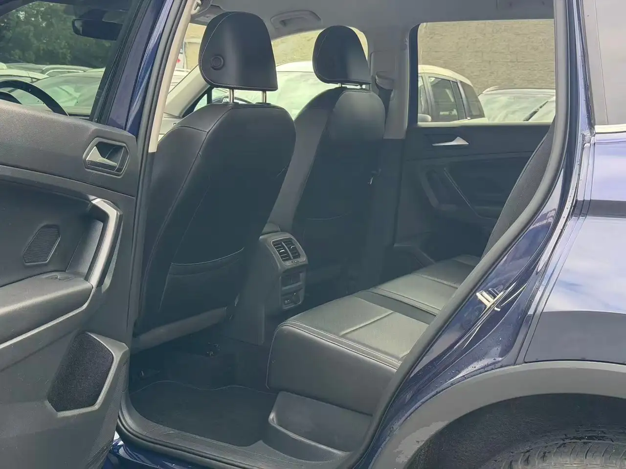 Volkswagen Tiguan снимка Volkswagen Tiguan