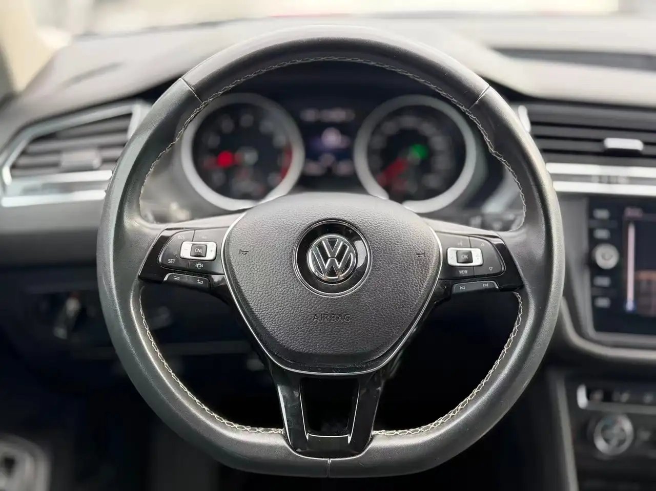 Volkswagen Tiguan снимка Volkswagen Tiguan