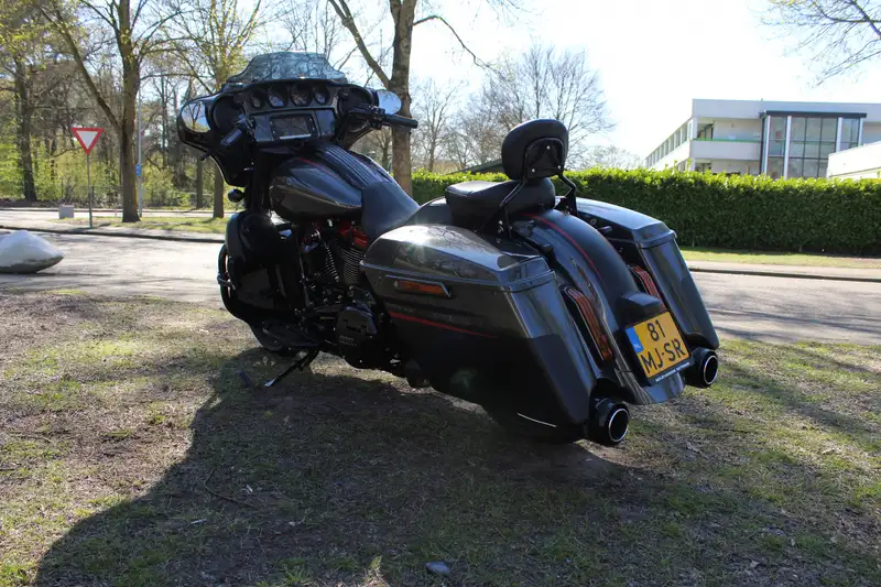 Harley-Davidson Street Glide - foto 6