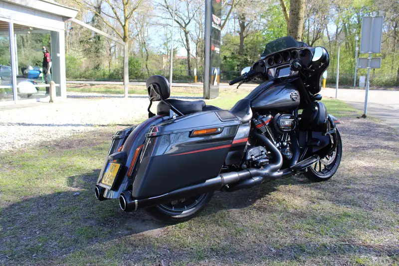 Harley-Davidson Street Glide - foto 4