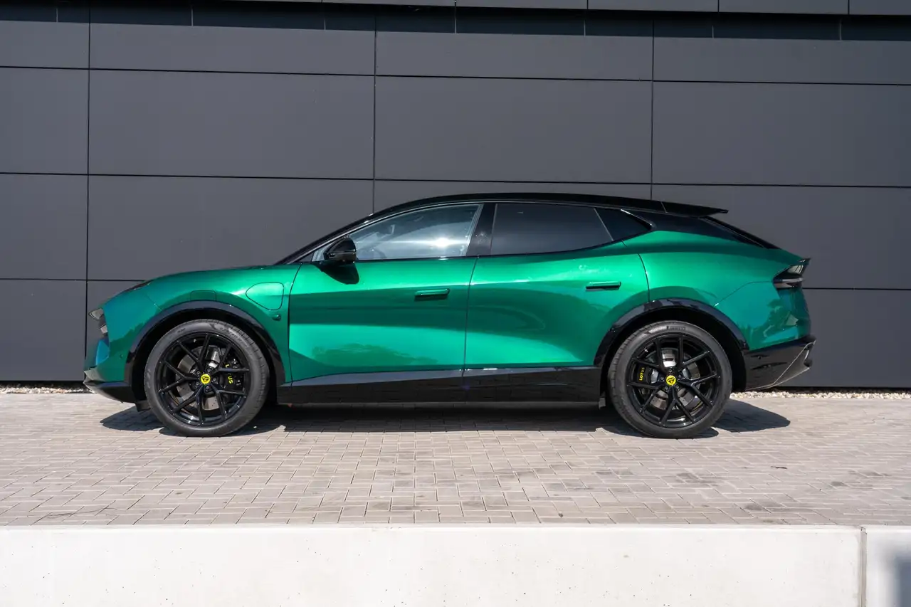 Lotus Eletre 2024