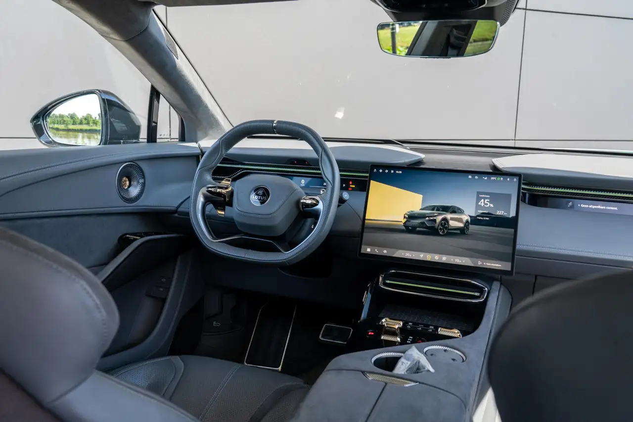 Lotus Eletre 2024