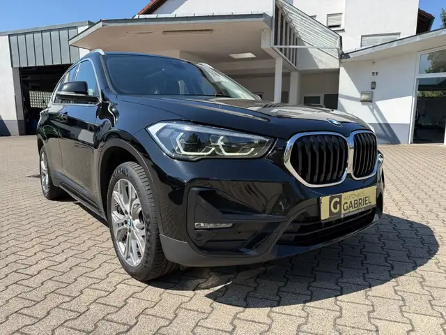 Bmw X1 xDr 20 d Sport Line LED Navi Stop&Go Pano HuD
