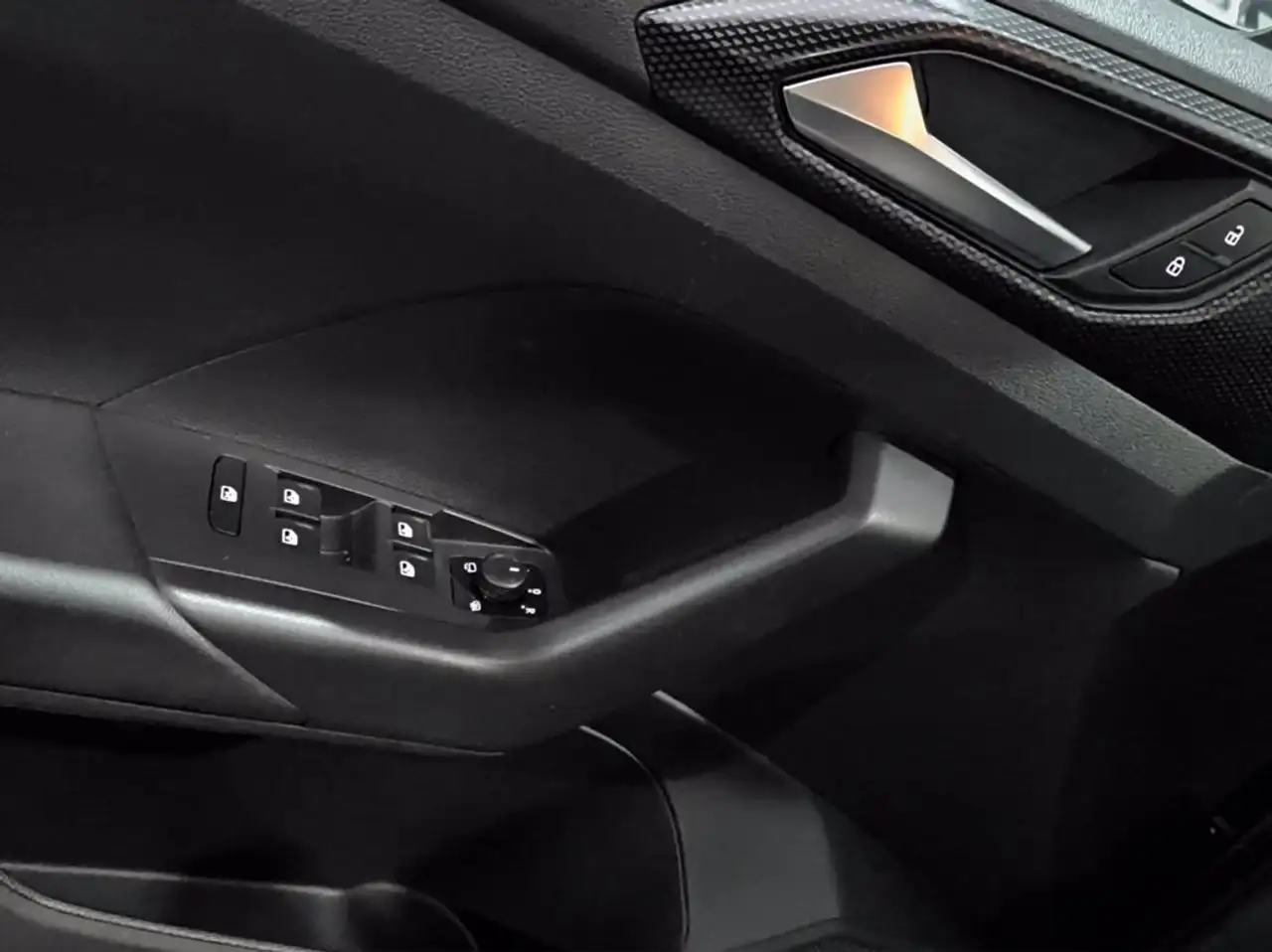 Volkswagen T-Cross 1.0 tsi style 110cv 16