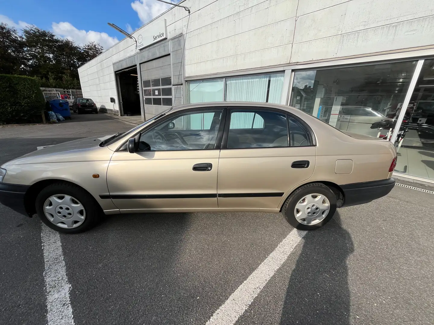 Toyota Carina Avensis Sedan 1,6 PETROL 4AT - XL - LHD Beige - 2