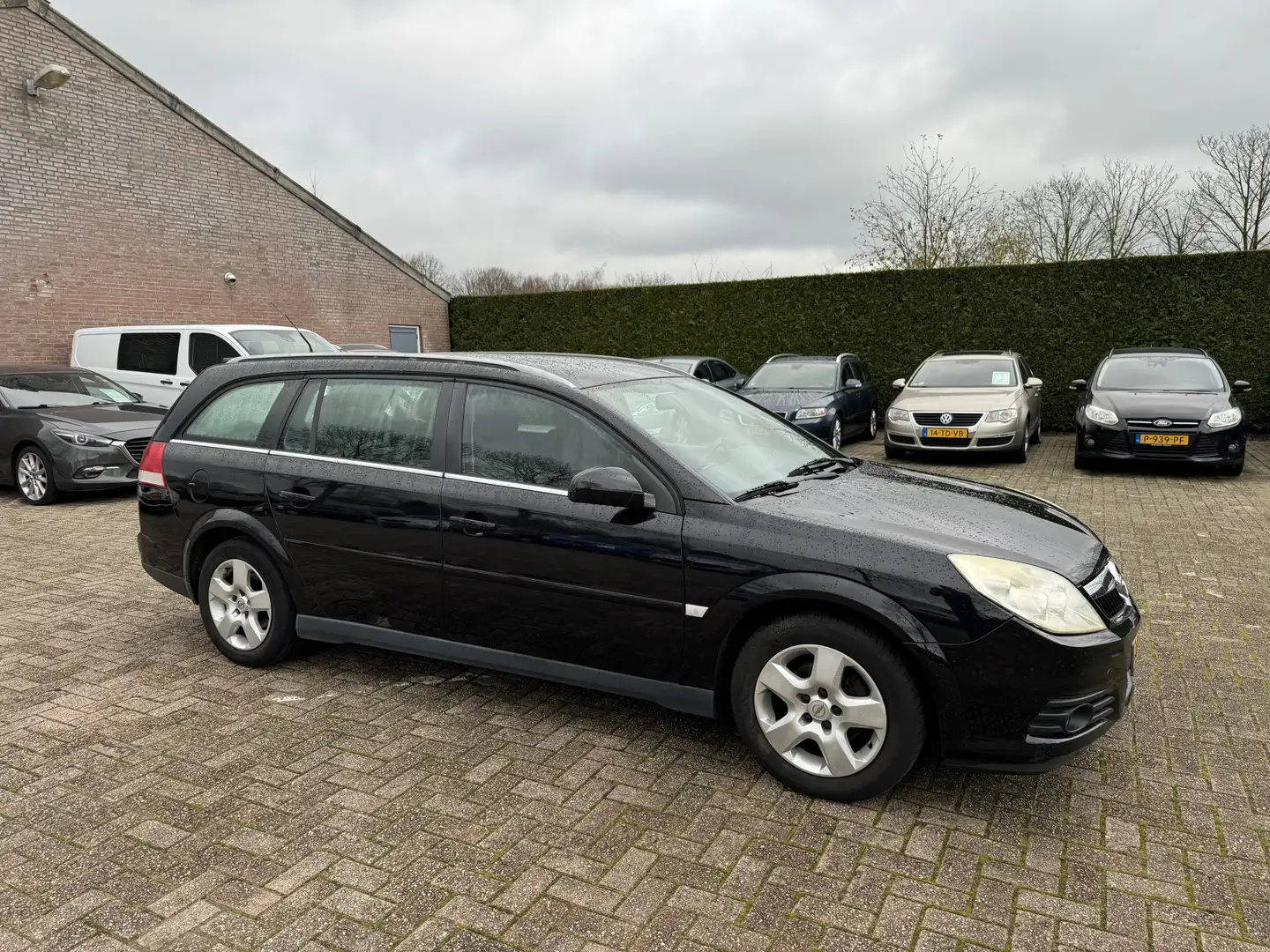 Opel Vectra Wagon 1.8-16V Business Zwart - 2