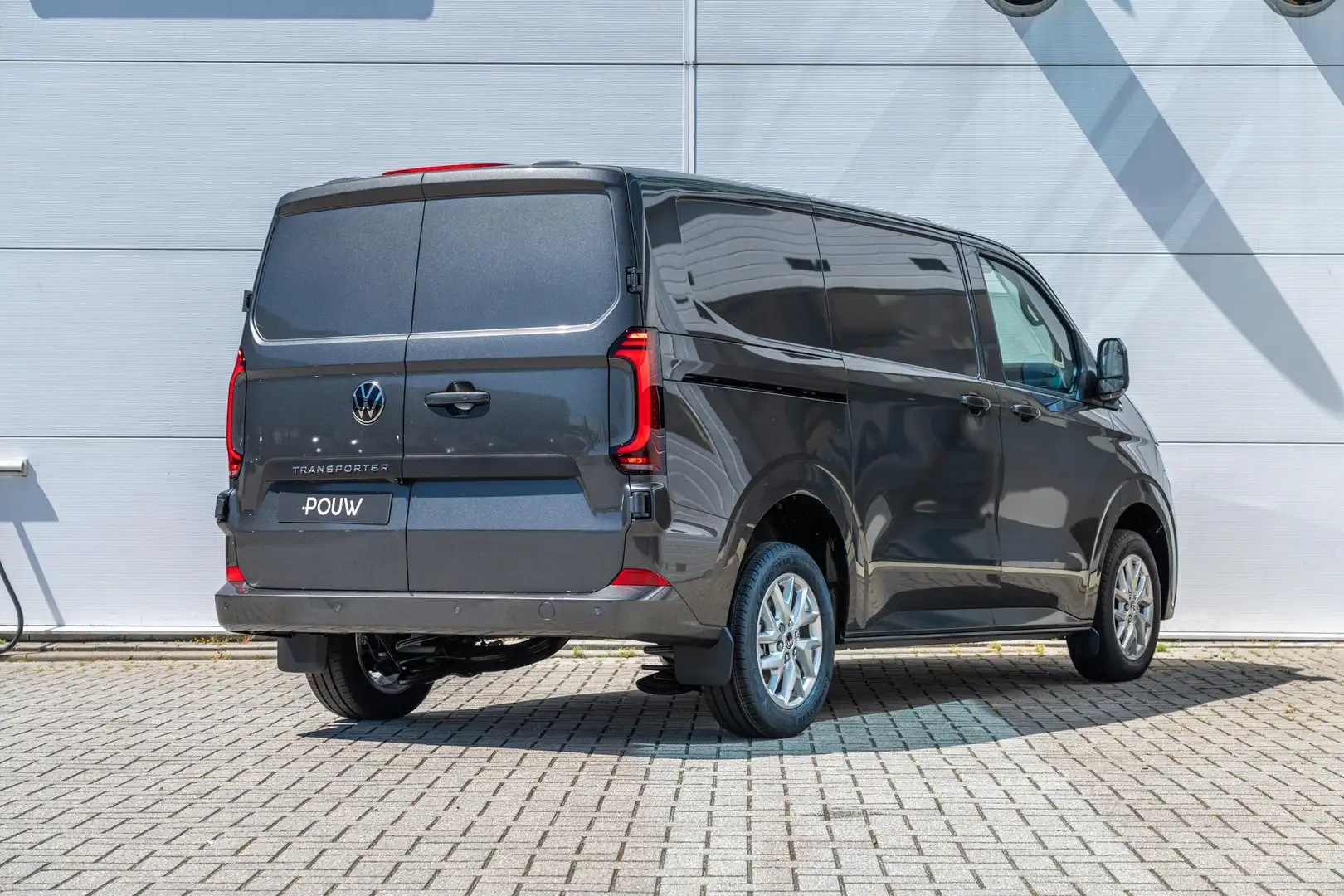 Volkswagen Transporter 2.0 TDI 170pk AUT L1H1 28 Bulli | Matrix LED Kopla Gris - 2