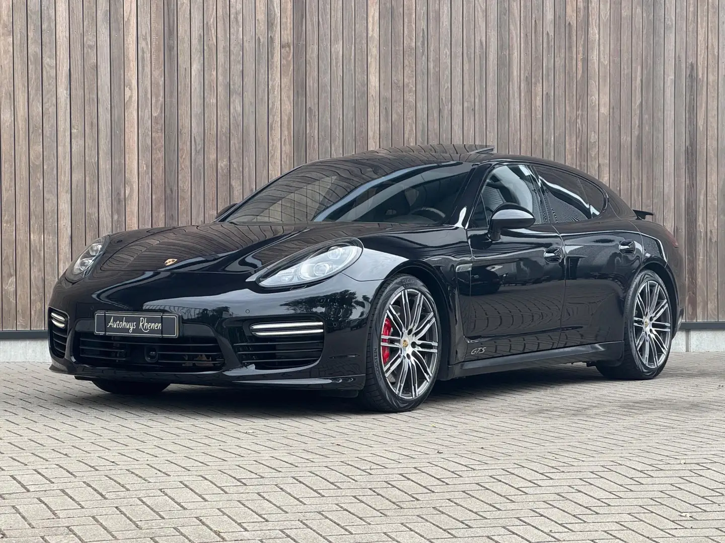 Porsche Panamera 4.8 GTS / PDLS+ / ACC / Sportuitlaat / 441PK Zwart - 2