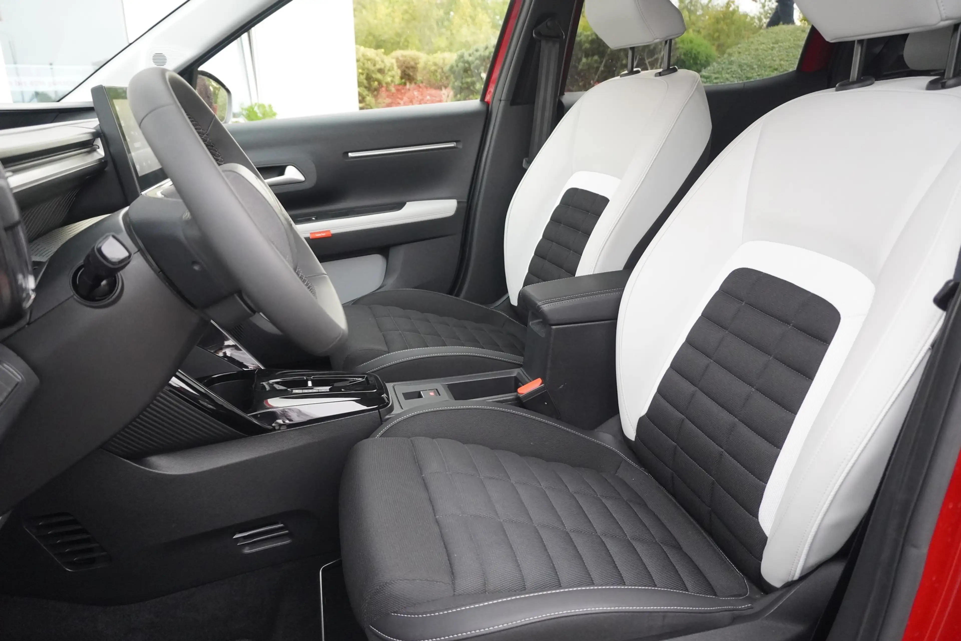 Citroen C3 Aircross ë 113 MAX Elektro LED Navi Totwinkel — photo 14