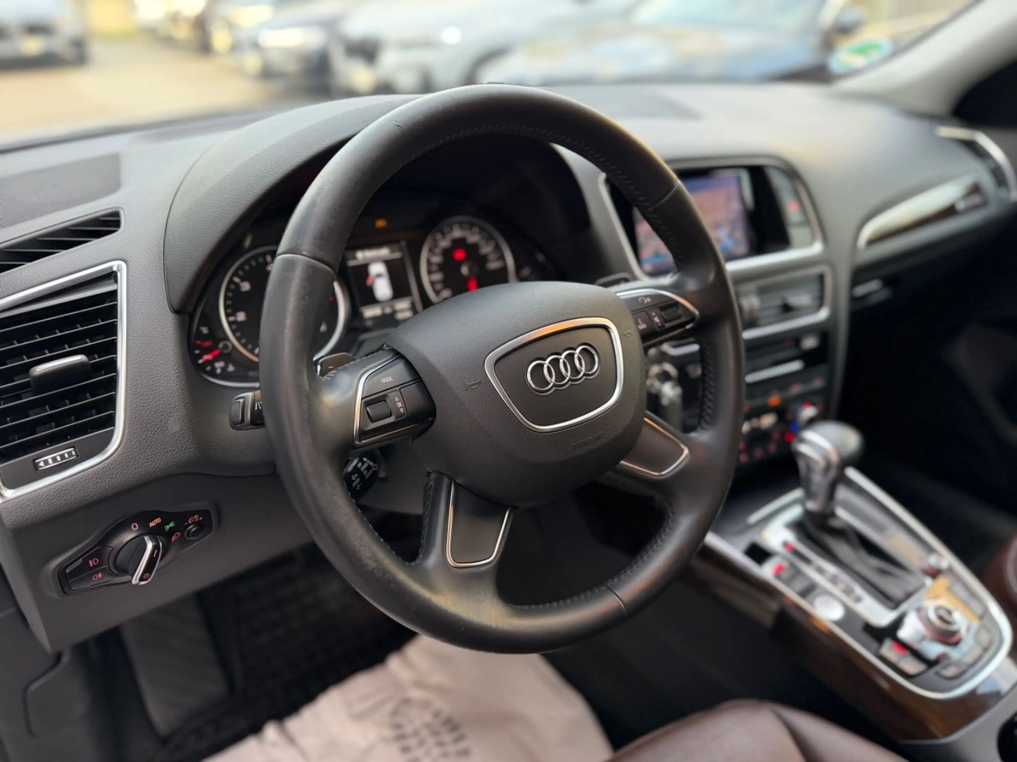 Audi Q5 2.0 TDI 190 PS quattro Leder Sitzklima Xenon — photo 10