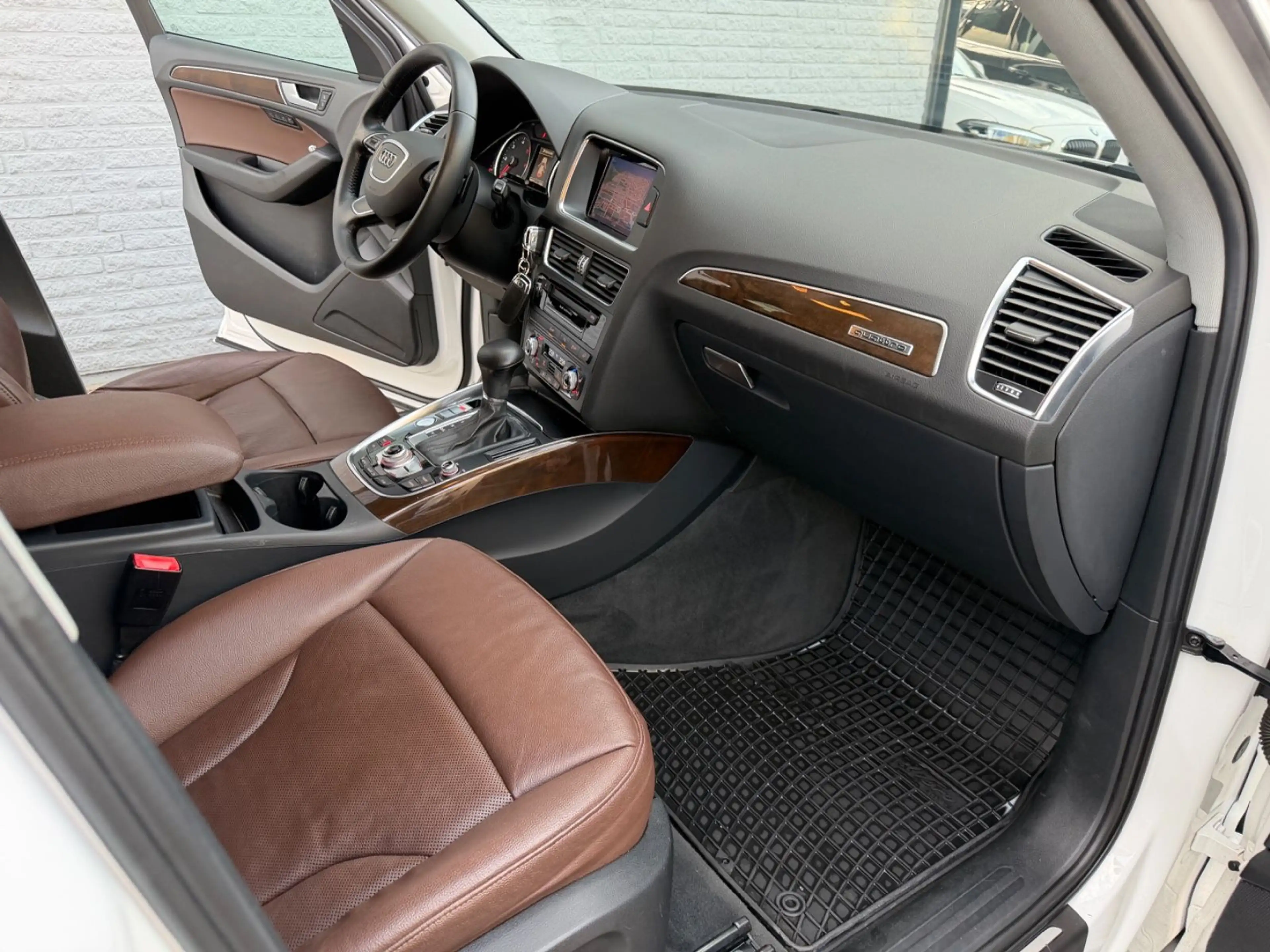 Audi Q5 2.0 TDI 190 PS quattro Leder Sitzklima Xenon — photo 12
