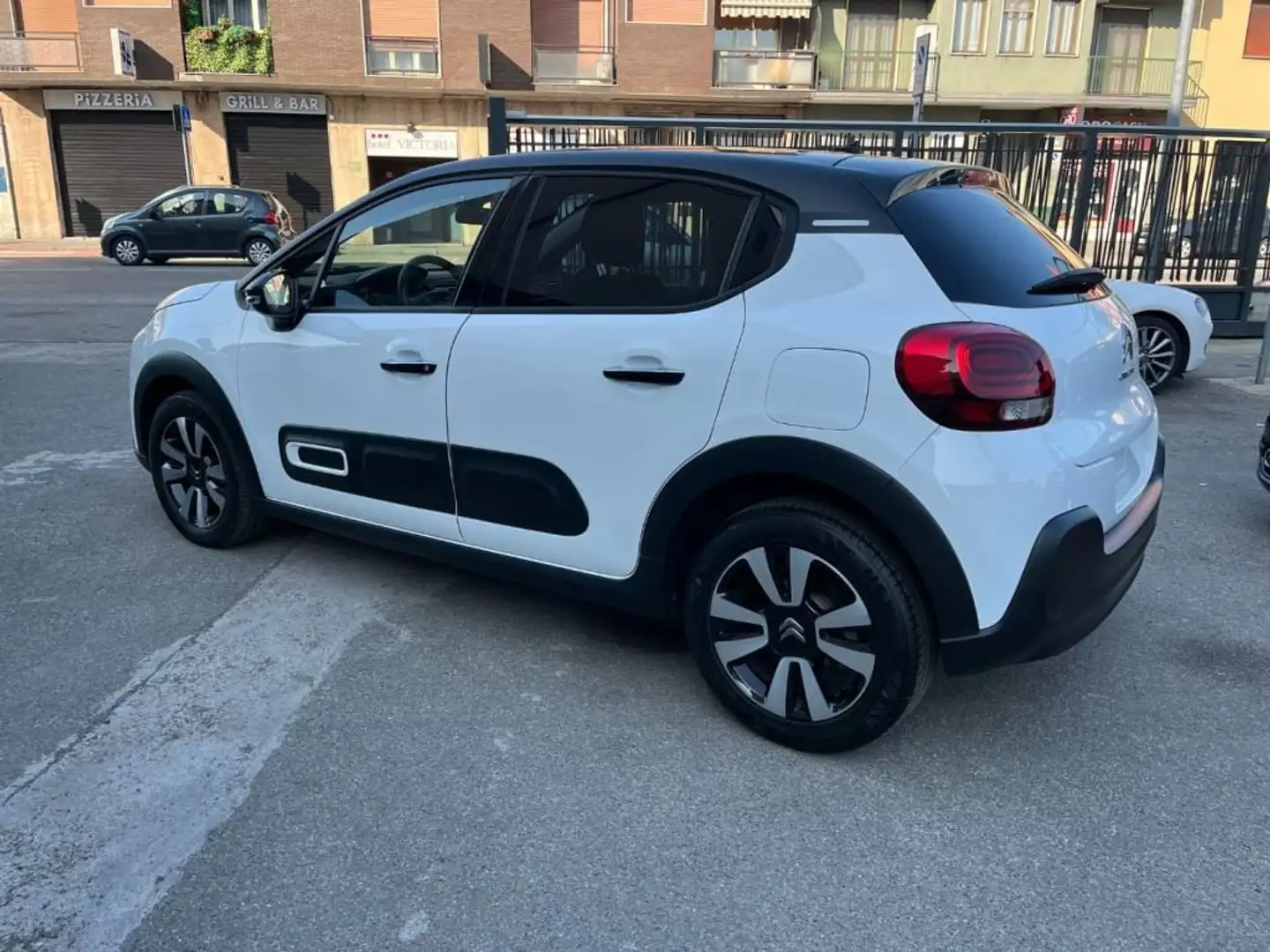 Citroen C3 PureTech 110 S&S EAT6 Shine Bianco - 2