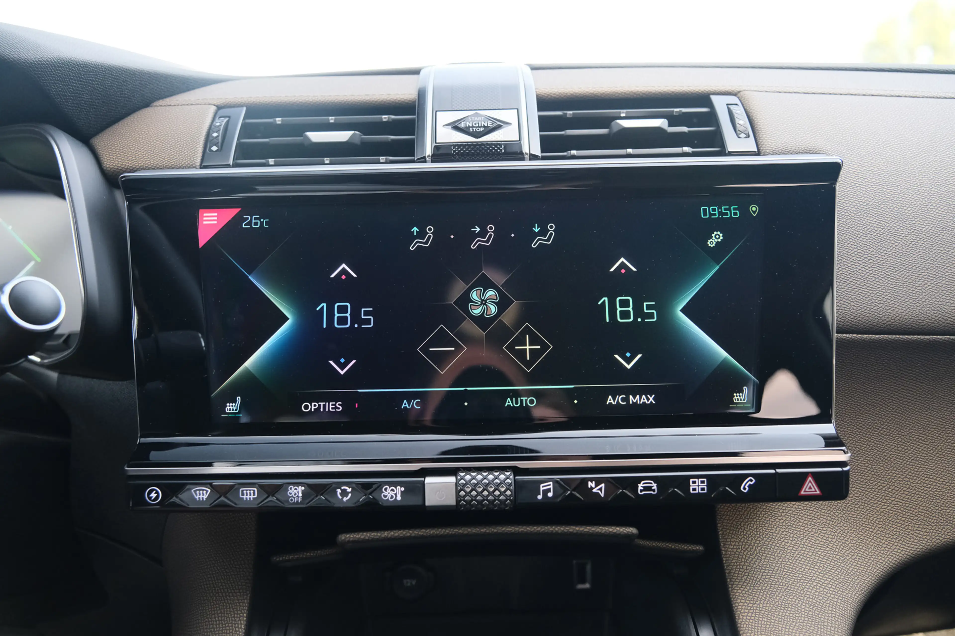 DS Automobiles DS 7 Crossback E-Tense Bastille+ — photo 13