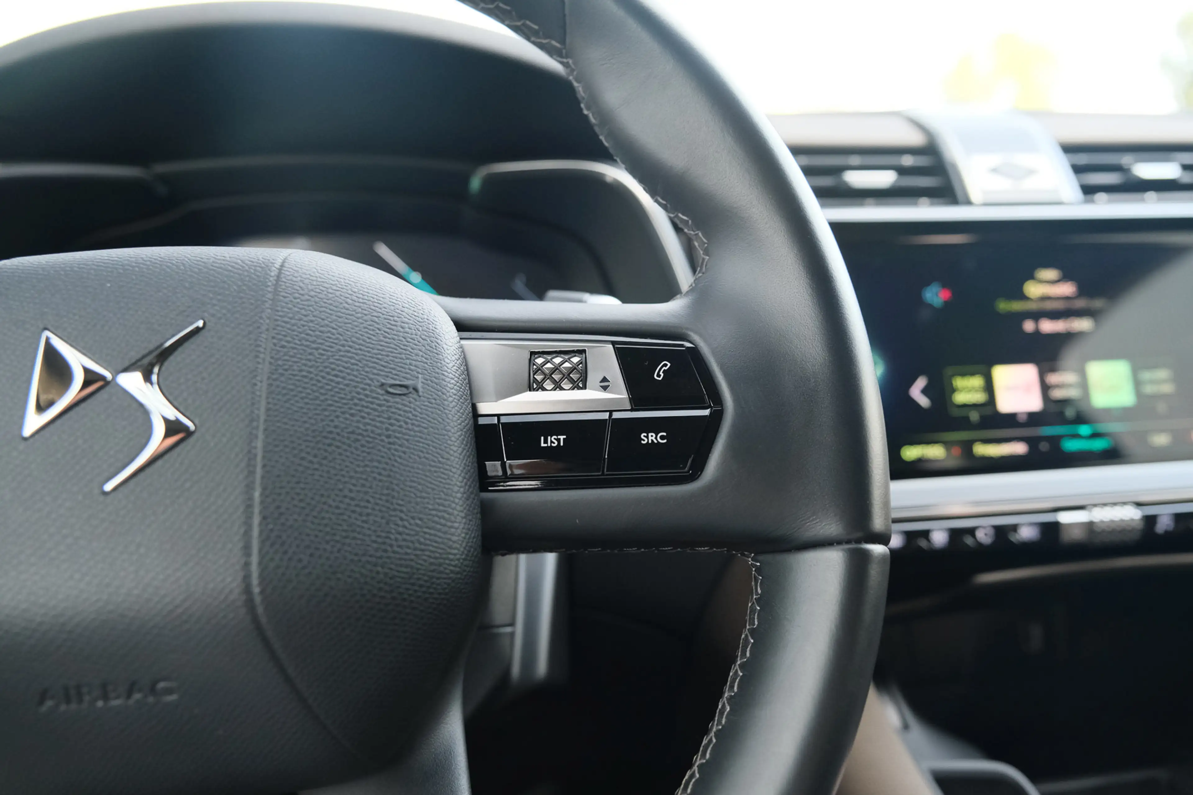 DS Automobiles DS 7 Crossback E-Tense Bastille+ — photo 16