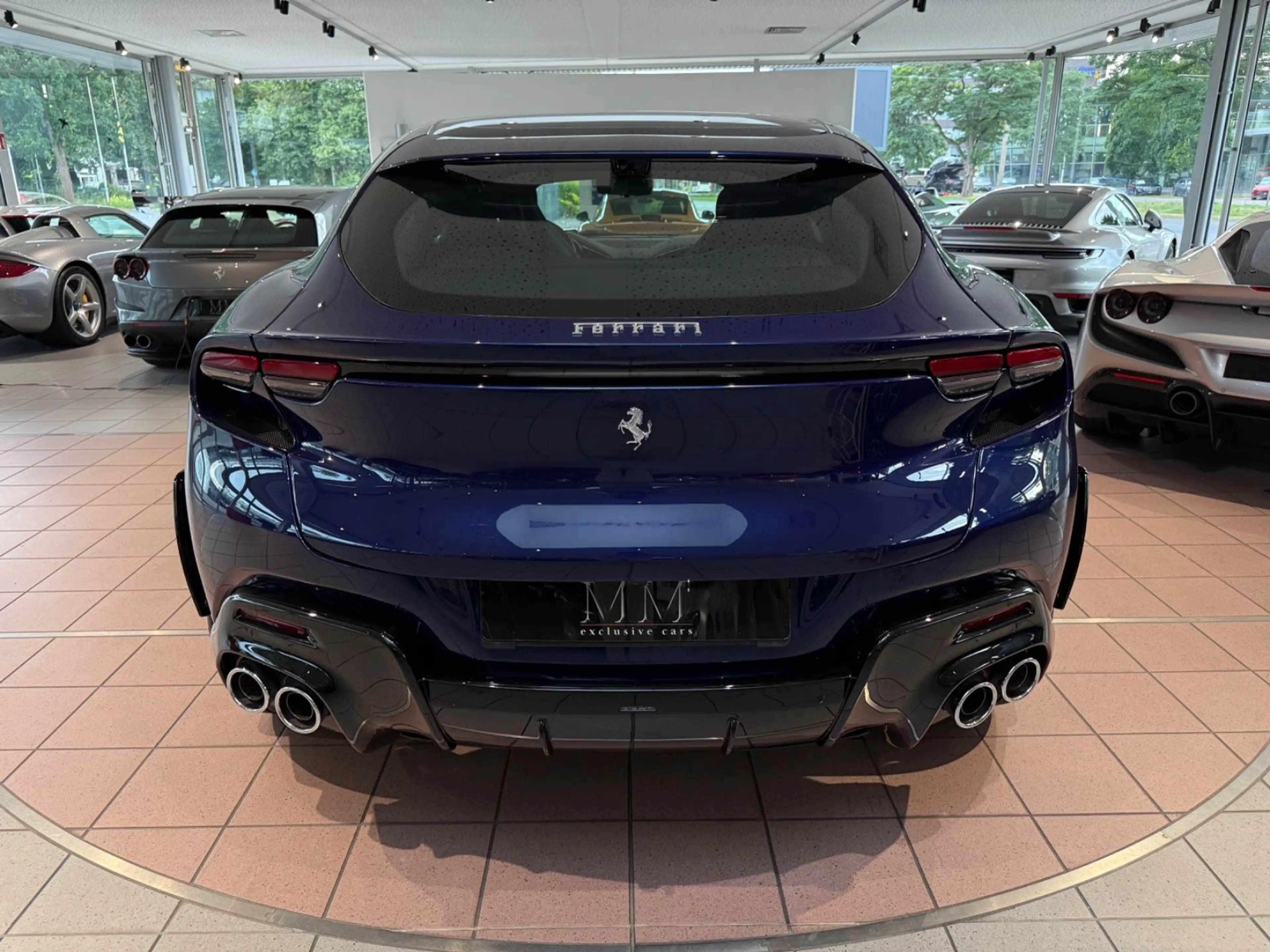 Ferrari Purosangue V12 — photo 10