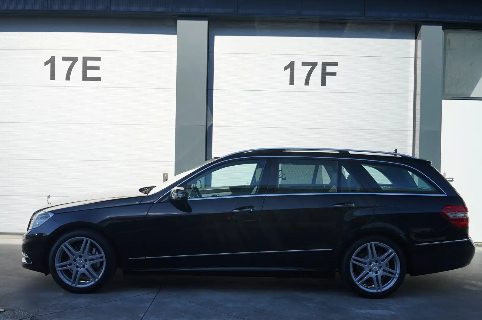 Mercedes-Benz E 250 CGI Avantgarade Estate Let op:88dkm!-VOL-'10 Zwart - 1