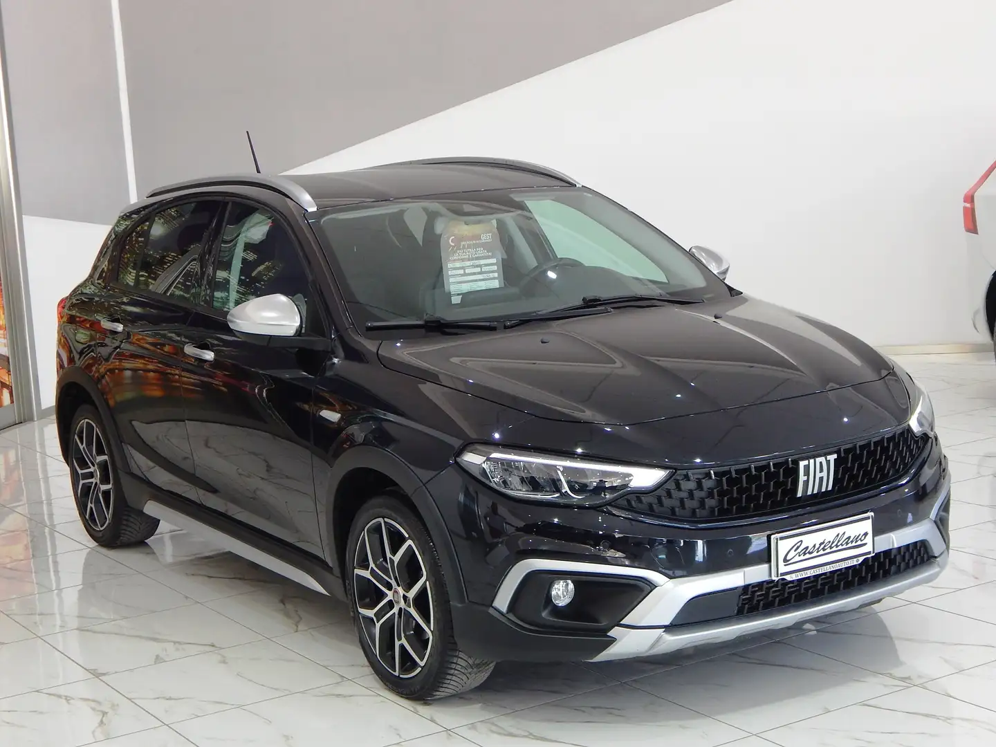 Fiat Tipo 5p 1.6 mjt Cross S&S NAVIGATORE-PARK-RADAR-LED Nero - 2