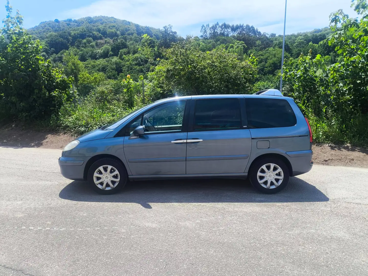Peugeot 807 807 2.2HDI ST Pack Pack Gris - 2