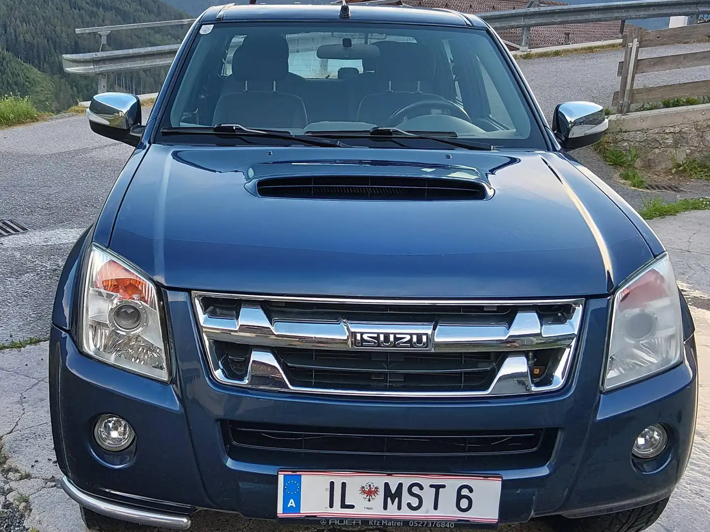 Isuzu D-Max Blau - 2