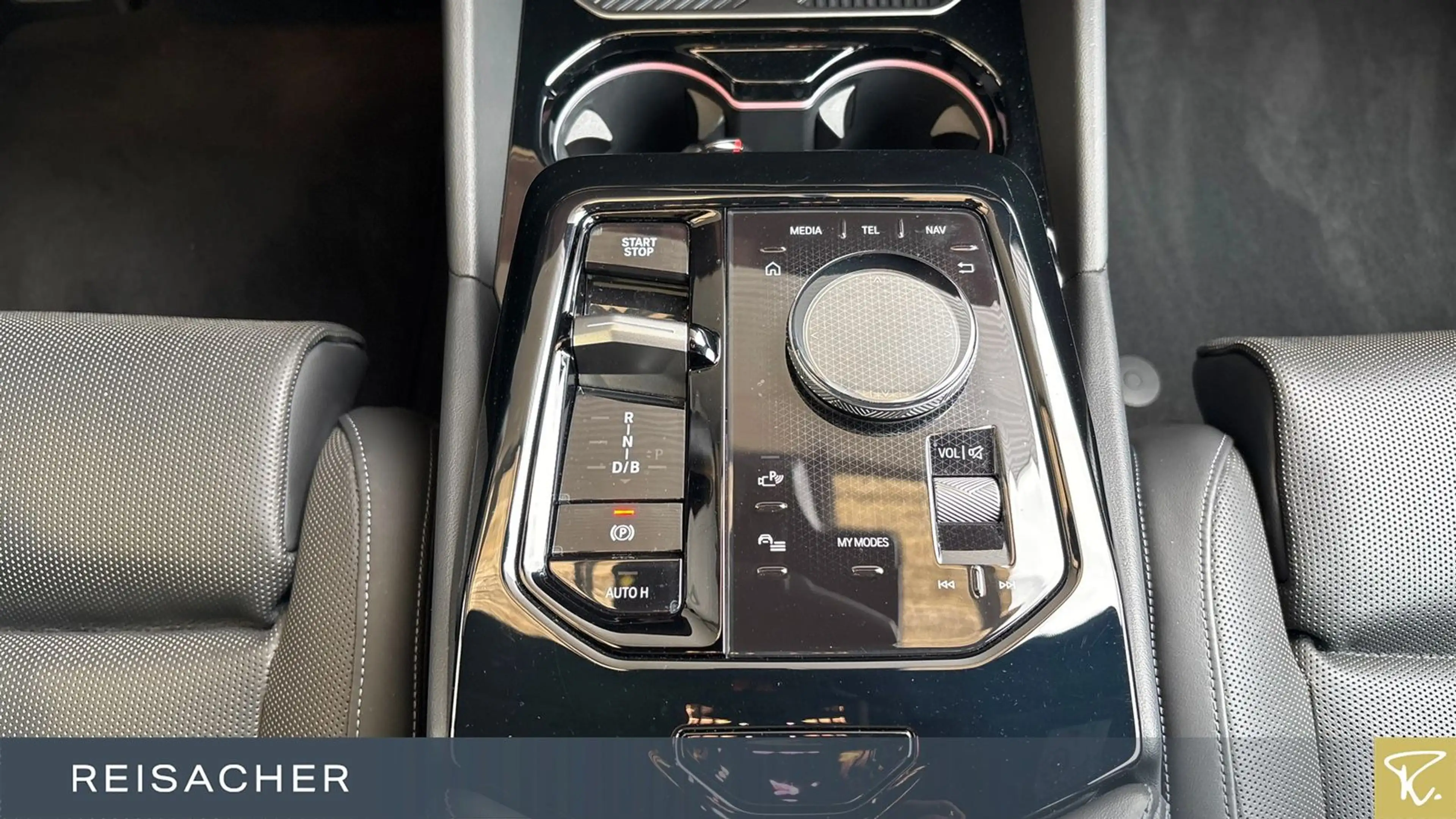 BMW i5 M60 xDrive M-Sport PRO,Pano,AHK,DAProf,BABAss — photo 11