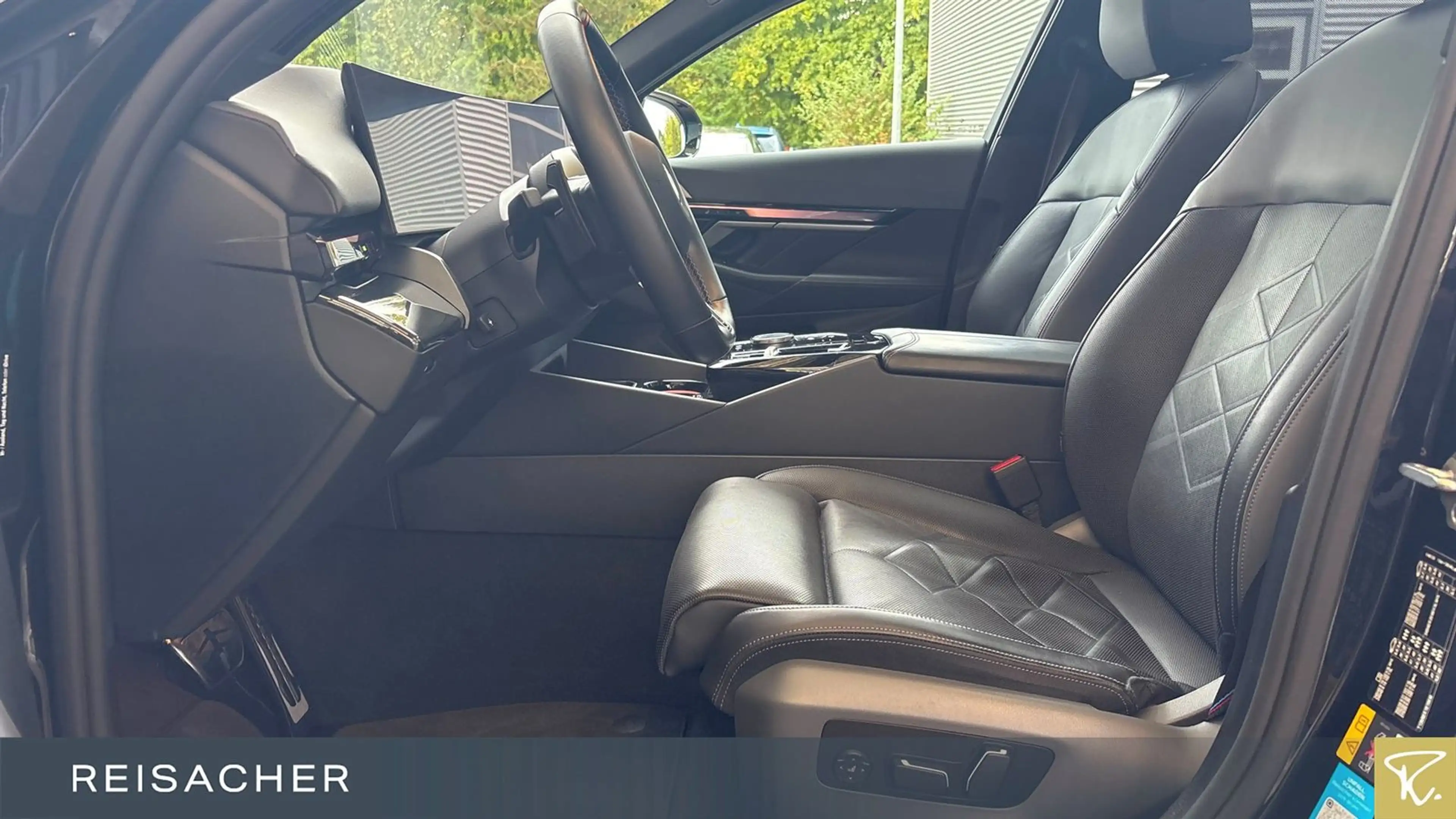 BMW i5 M60 xDrive M-Sport PRO,Pano,AHK,DAProf,BABAss — photo 4
