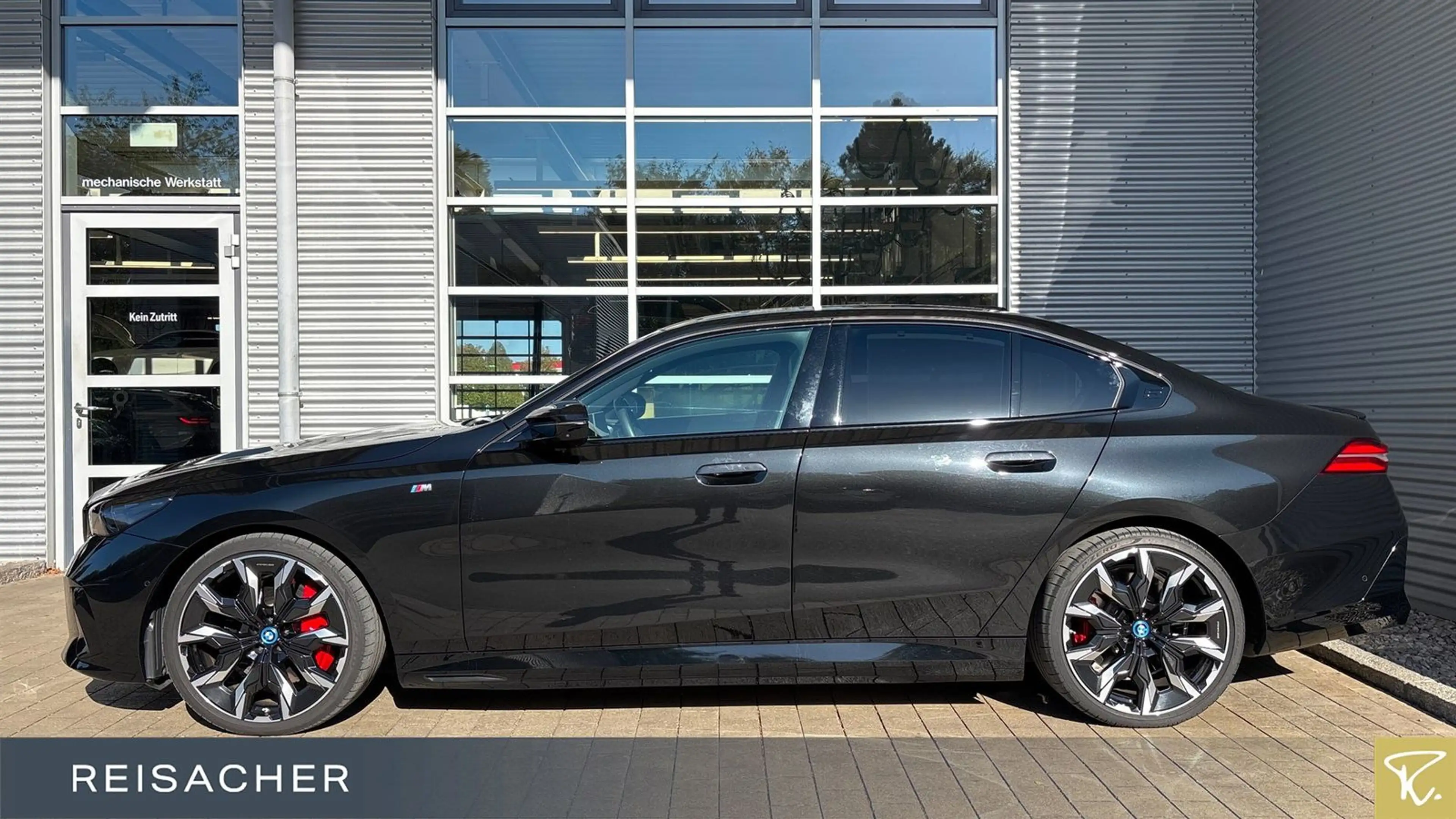 BMW i5 M60 xDrive M-Sport PRO,Pano,AHK,DAProf,BABAss — photo 9