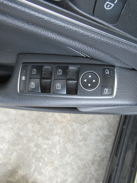 Mercedes-Benz CLA 180 d Shooting Brake *Teilledersitze *Navigationssy... — photo 9