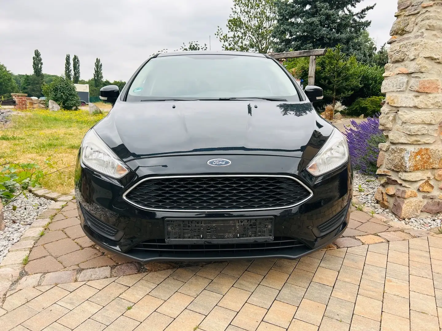 Ford Focus Lim. Trend 1.0 Sitzheizung Klima TÜV 11/26 Nero - 2