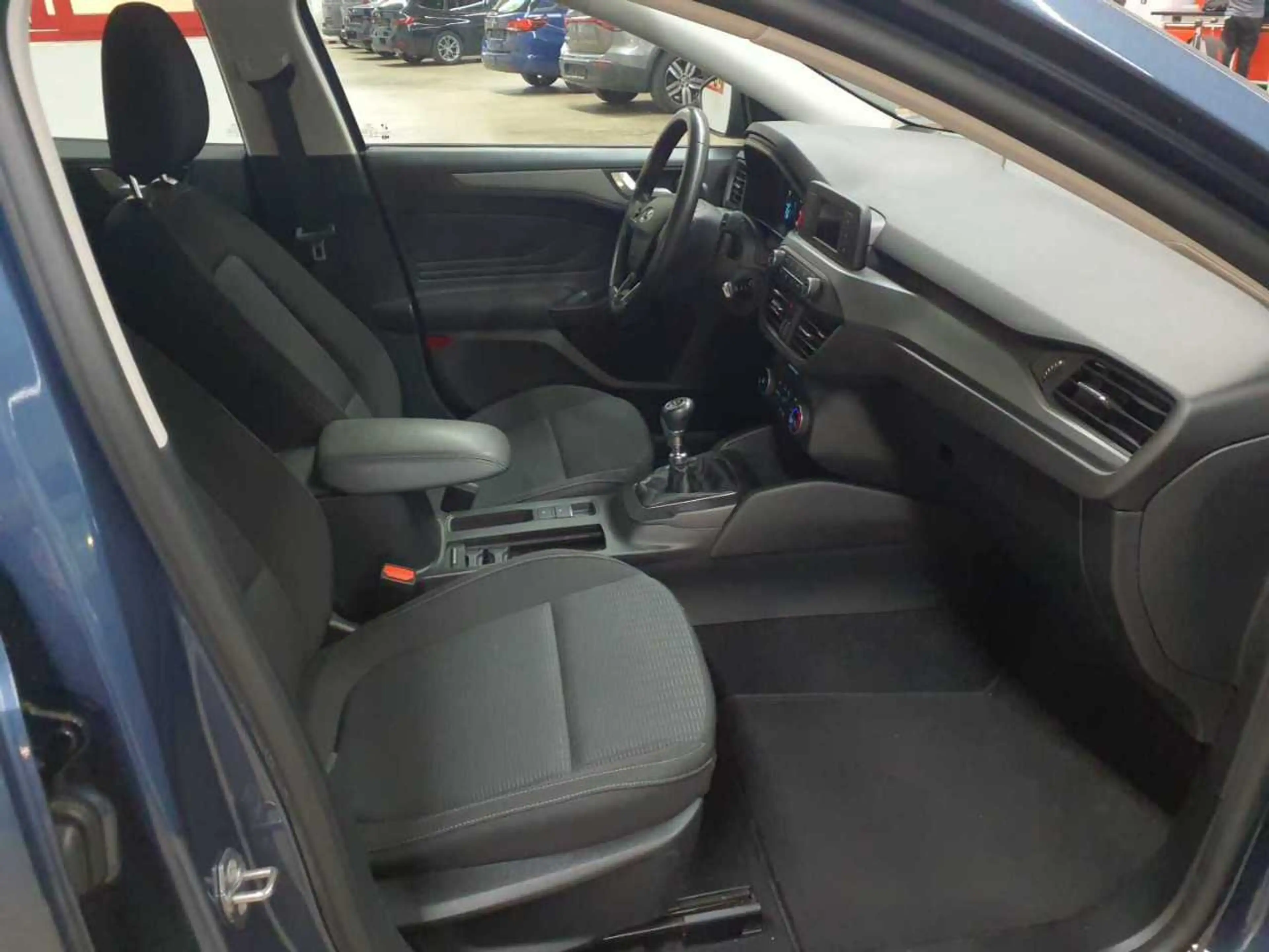 Ford Focus Focus 1.0 EcoBoost Start-Stopp-System TREND — photo 8