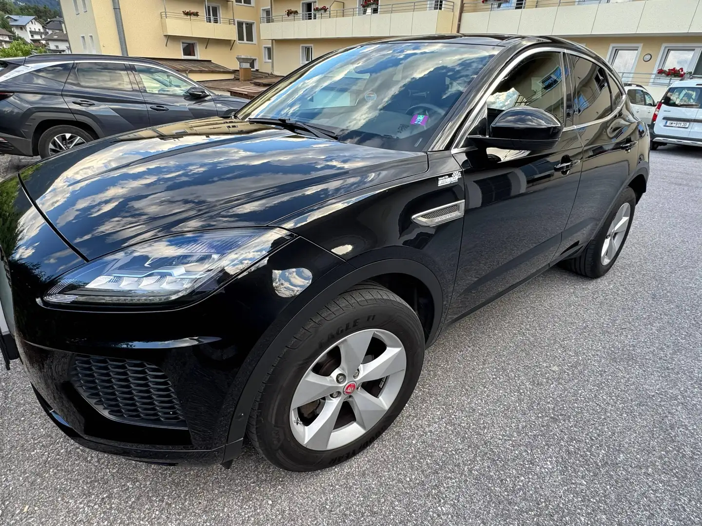 Jaguar E-Pace E-Pace 2.0DI4 D150 R-Dynamic HSE AWD Aut. R-Dynamic HSE Schwarz - 1