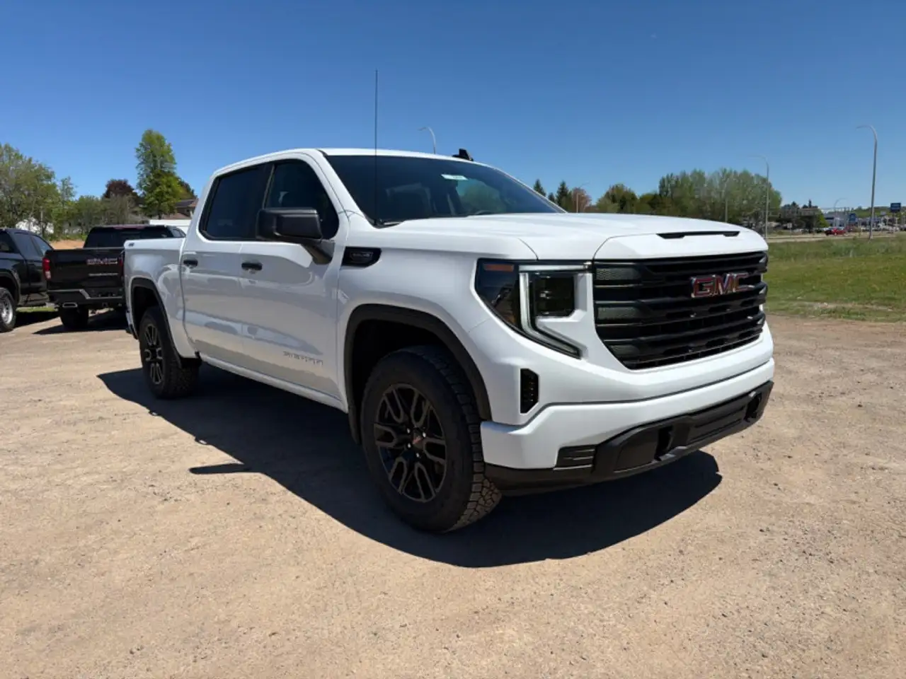 GMC Sierra 1500 снимка GMC Sierra 1500