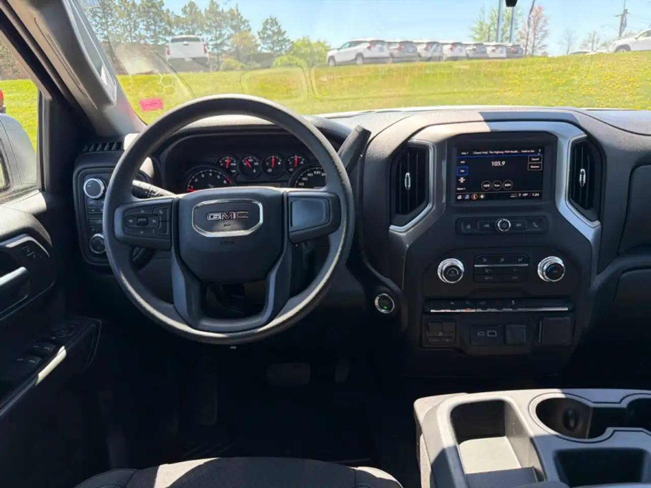GMC Sierra 1500 снимка GMC Sierra 1500