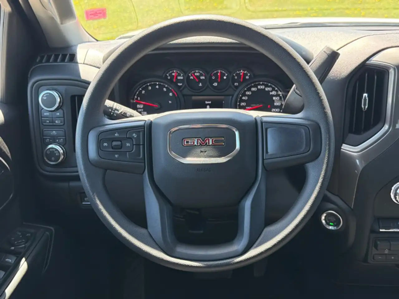 GMC Sierra 1500 снимка GMC Sierra 1500