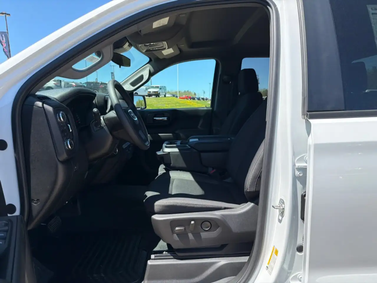 GMC Sierra 1500 снимка GMC Sierra 1500